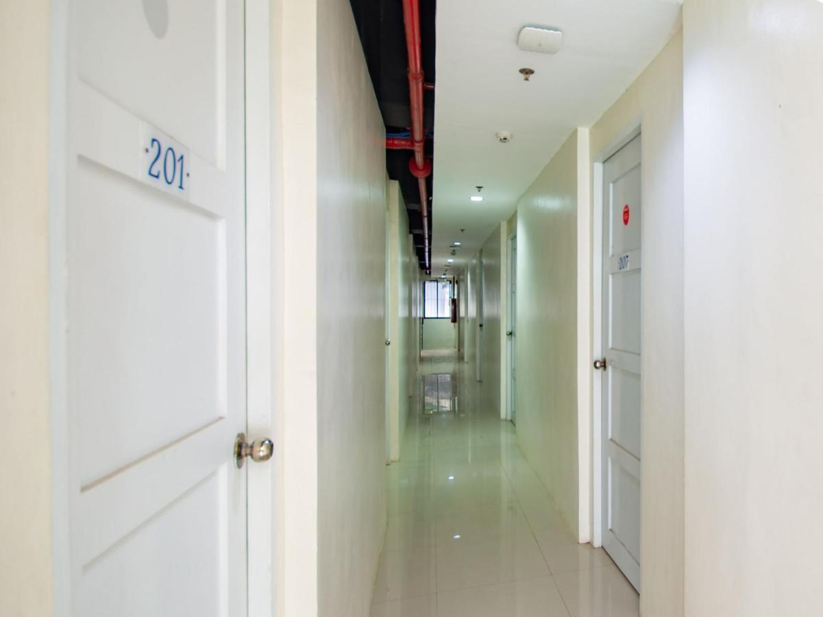 Oyo 707-908 Salinas Suites Cebu Εξωτερικό φωτογραφία