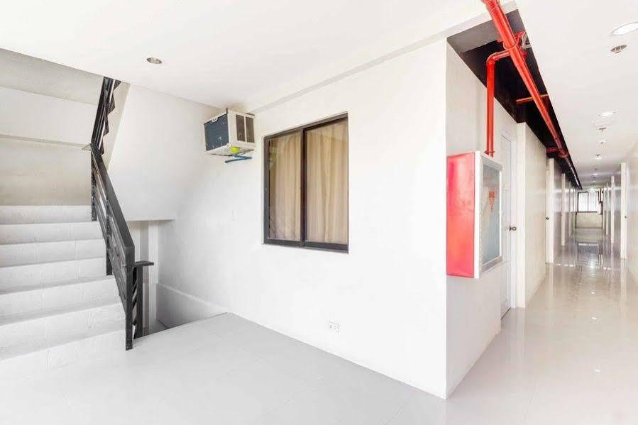 Oyo 707-908 Salinas Suites Cebu Εξωτερικό φωτογραφία
